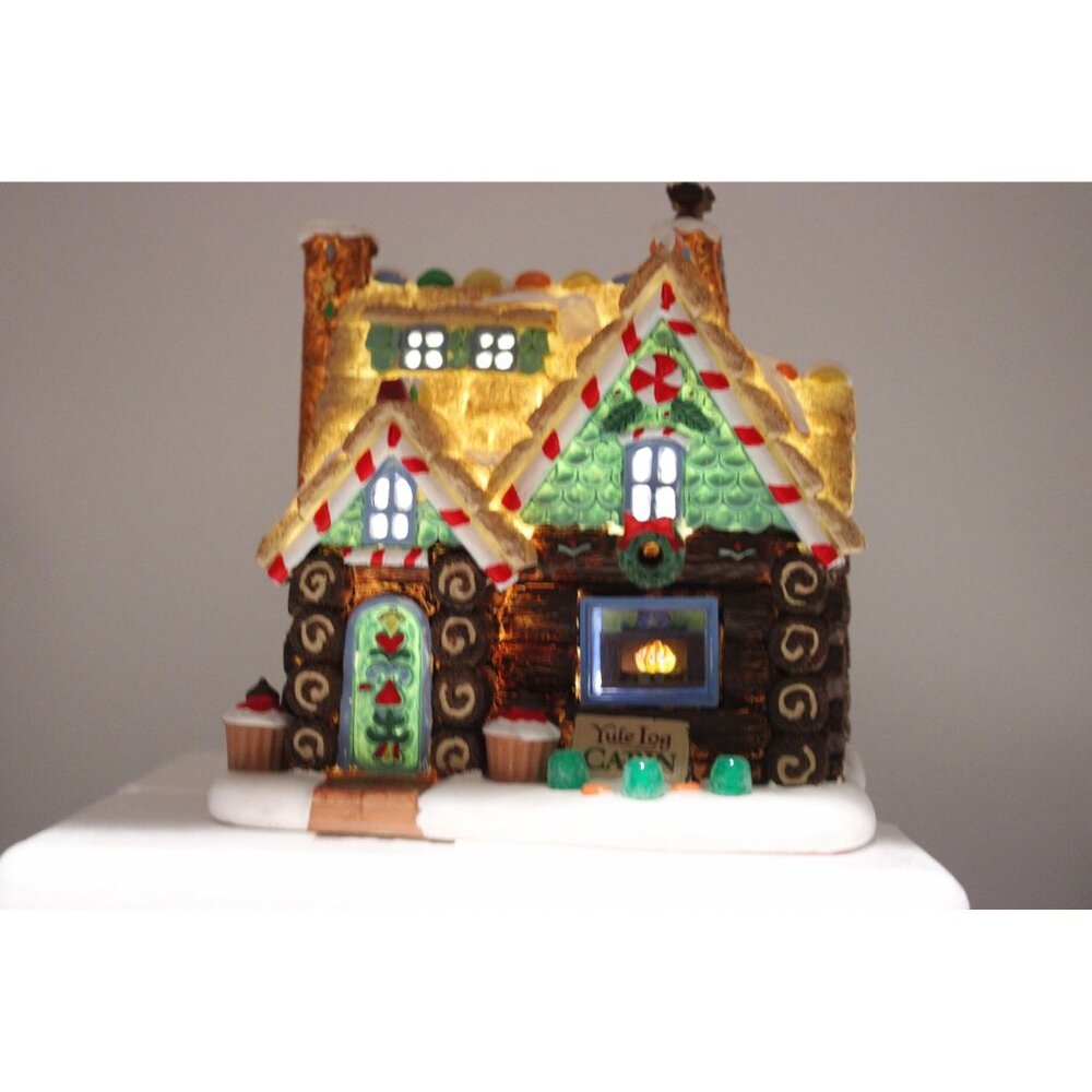 Lemax Christmas Village - Yule Log Cabin